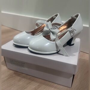 Girls White Patent Mary Jane Dress Heels with Bow Accent